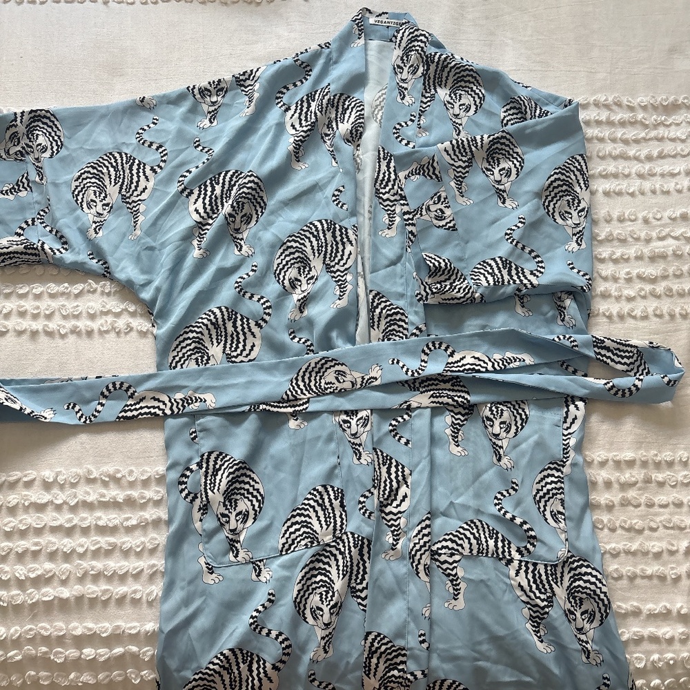 Vegan Tiger, blue and white tiger robe